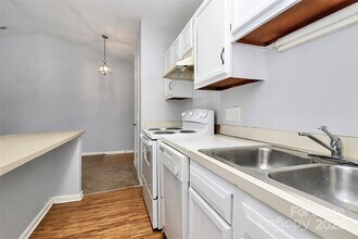 6146 Meadow Rose Ln in Charlotte, NC - Building Photo - Building Photo