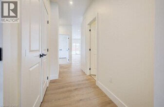 19 Downey St in Kitchener, ON - Building Photo - Building Photo