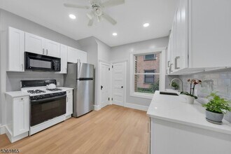 15 Irving Pl in Summit, NJ - Building Photo - Building Photo