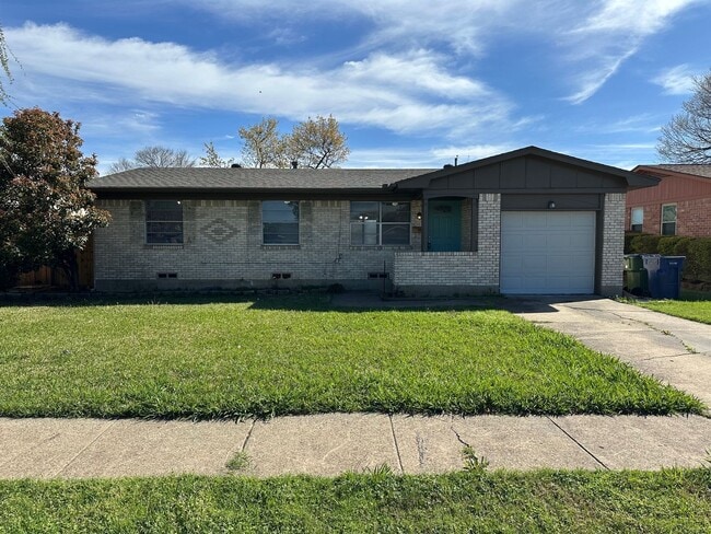 property at 4614 Hanover Dr