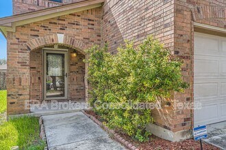 10202 Maple Ranch in San Antonio, TX - Building Photo - Building Photo