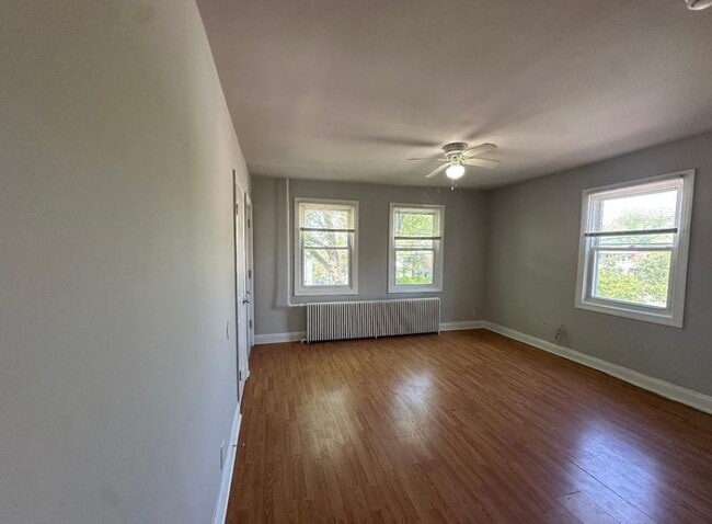 1025 17th St NE, Unit 17th st