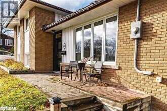 20 Ottaway Ave in Barrie, ON - Building Photo - Building Photo