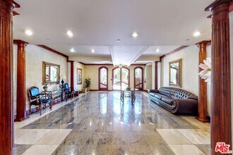 353 S Reeves Dr in Beverly Hills, CA - Building Photo - Building Photo