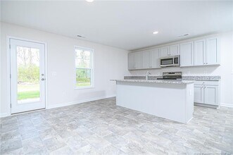 5906 Gator Wy in Hope Mills, NC - Building Photo - Building Photo