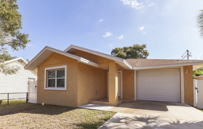 3951 42nd St N in St. Petersburg, FL - Building Photo - Building Photo