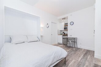 1439 Rue Saint-André in Montréal, QC - Building Photo - Building Photo