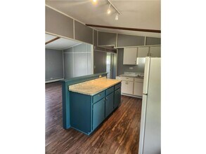 255 6th Ave NE in Hutchinson, MN - Building Photo - Building Photo