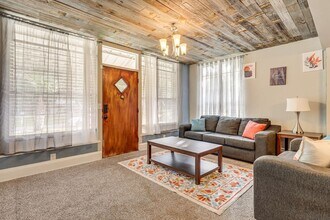 6932 Oakwood St in Jacksonville, FL - Foto de edificio - Building Photo