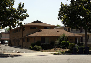 50 S Meridith Ave in Pasadena, CA - Building Photo - Building Photo