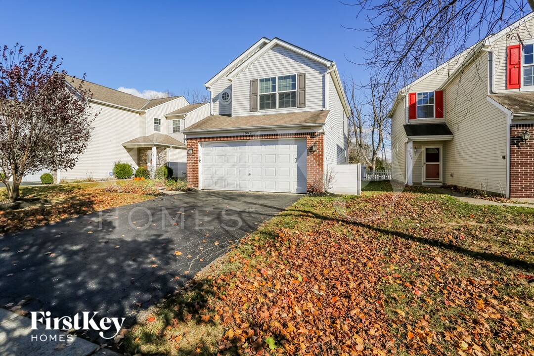 1992 Dry Wash Rd in Hilliard, OH - Foto de edificio