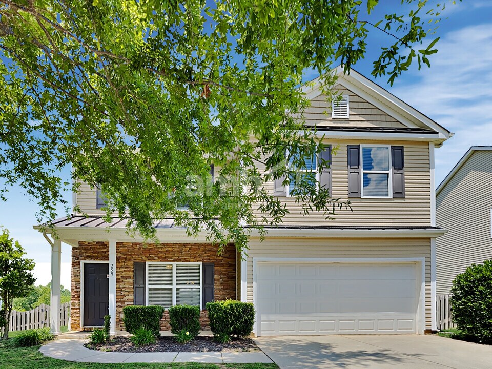 259 Flanders Dr in Mooresville, NC - Building Photo