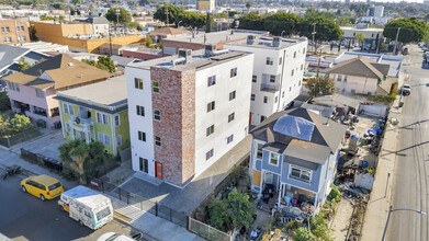 2260-2262 W 15th St in Los Angeles, CA - Building Photo - Building Photo