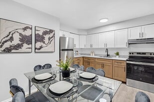 Townbank Manor in Cape May, NJ - Building Photo