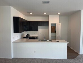 502 Thunderstorm Ave in Lockhart, TX - Building Photo - Building Photo