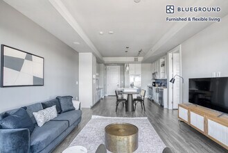 10727 Domain Dr-Unit -FL3-ID16 in Austin, TX - Building Photo - Building Photo