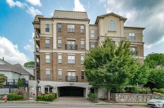 1010 16th Ave S in Nashville, TN - Building Photo - Building Photo