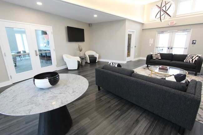 Waldorf Park Apartments in Pittsburgh, PA - Foto de edificio - Building Photo