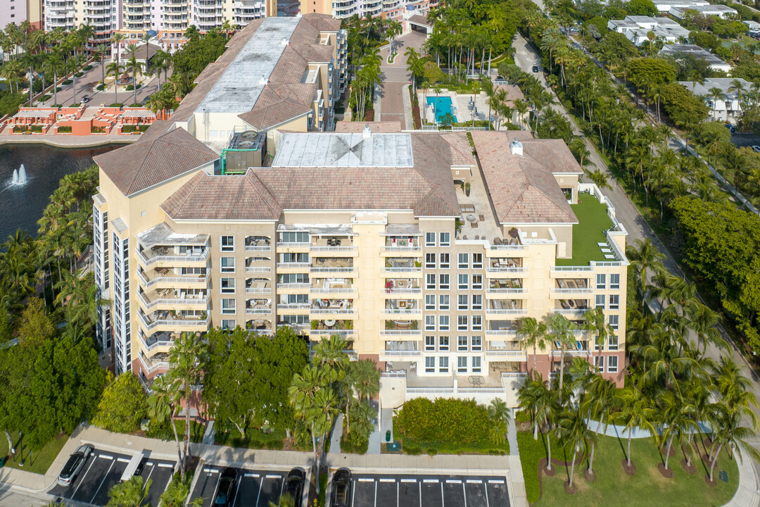 Lake Tower in Miami, FL - Building Photo