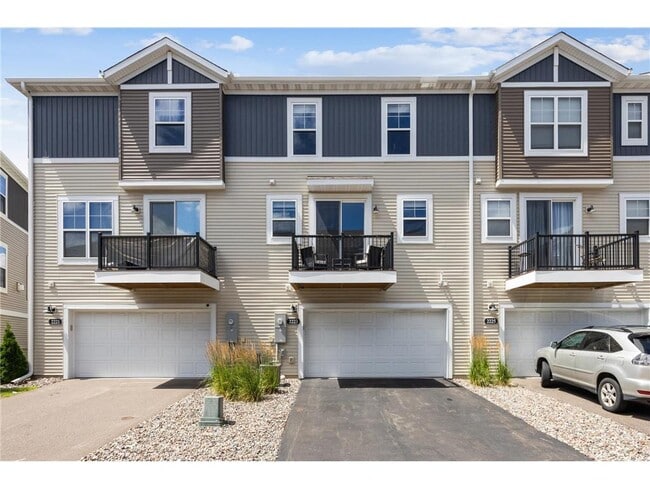 2223 Gateway Curv in North St. Paul, MN - Building Photo - Building Photo
