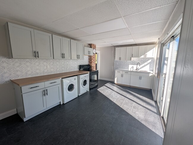 25 Noyes Ave, Unit 2