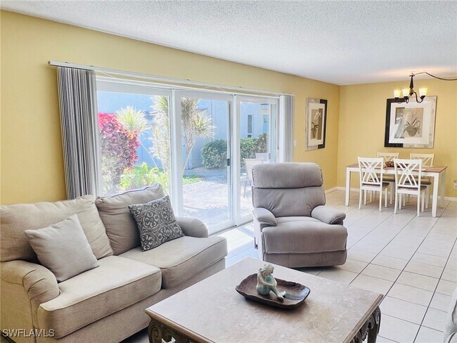 255 Palm Dr in Naples, FL - Building Photo - Building Photo