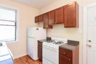 1324 Oak Ave in Evanston, IL - Building Photo - Building Photo