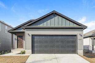 10207 Monte Carmel Pl in Converse, TX - Building Photo