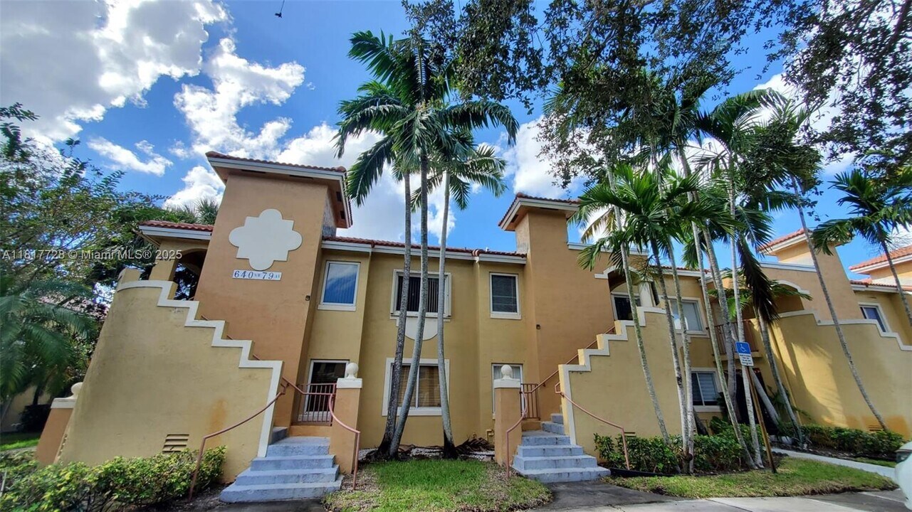 640 NW 79th Ave in Pembroke Pines, FL - Building Photo
