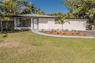 4330 Deleon St in Ft. Myers, FL - Building Photo - Building Photo