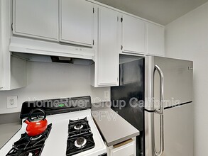 5500 Lindley Ave in Los Angeles, CA - Building Photo - Building Photo