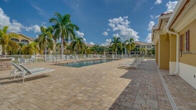 4127 Residence Drive in Ft. Myers, FL - Building Photo - Building Photo