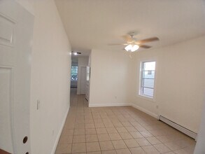 66 Linden Ave-Unit -Apartment 2 in Jersey City, NJ - Building Photo - Building Photo