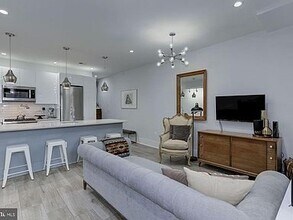 3112 13th St NW, Unit 1 in Washington, DC - Foto de edificio - Building Photo