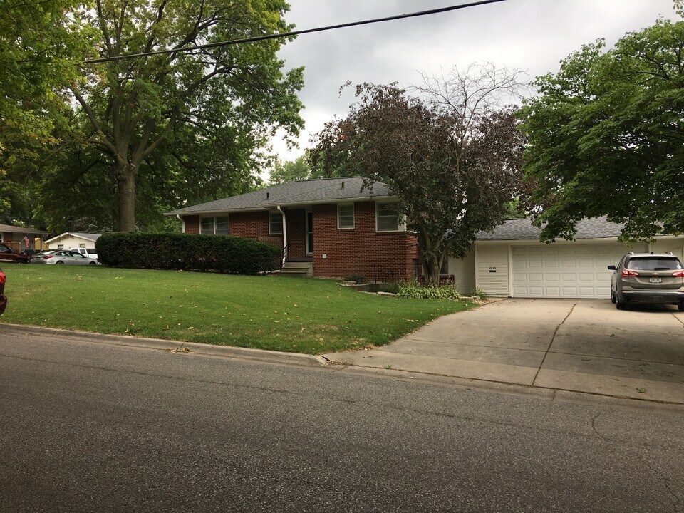 1141 S 44th St in Lincoln, NE - Building Photo
