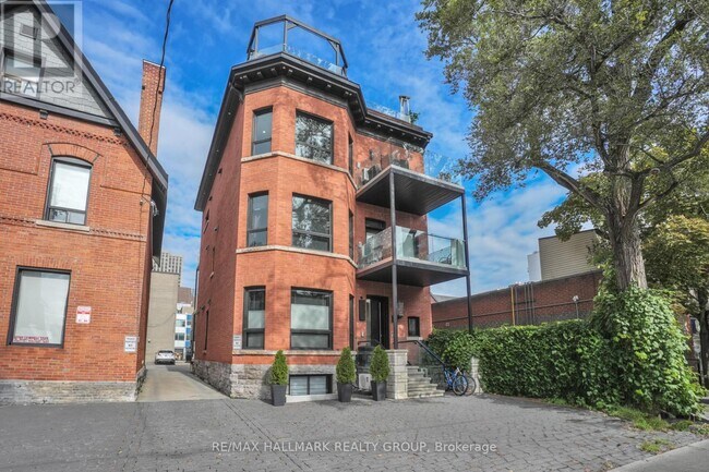 property at 201-201 MacLaren St