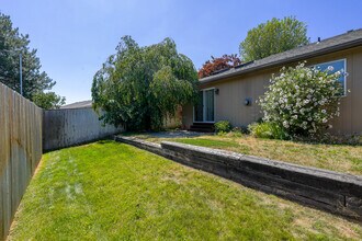 7206 N Hamilton St in Spokane, WA - Building Photo - Building Photo