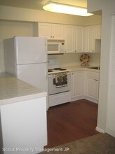 6955 Alvarado Rd in San Diego, CA - Building Photo - Building Photo
