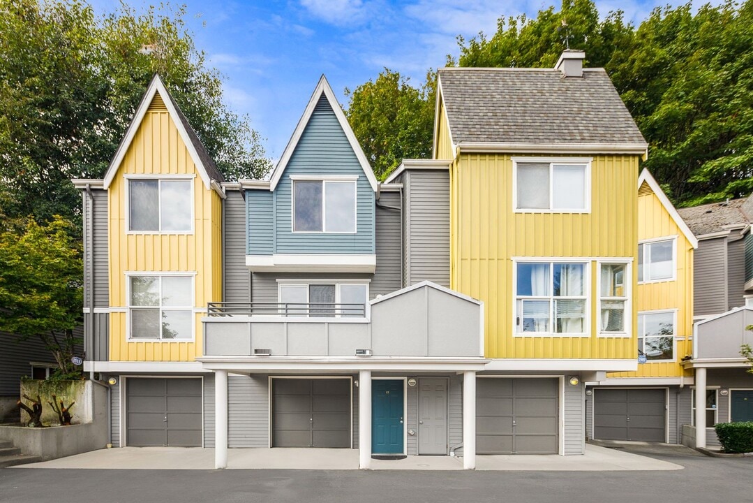 1511 Cherrylane Ave S in Seattle, WA - Building Photo