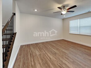 2335 S Wild Horse Way in Bluffdale, UT - Foto de edificio - Building Photo