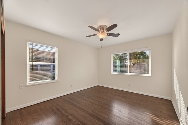 property at 8726 Glenloch Dr