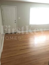 ON132 Cottonwood Dr in Wheaton, IL - Building Photo - Building Photo