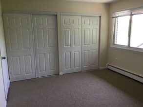 C 4 Nanni Dr in Winchester, CT - Building Photo - Building Photo
