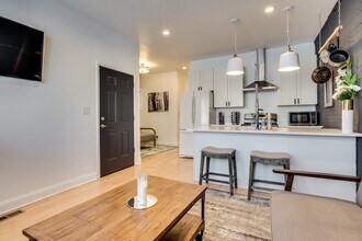 1519 W Superior St in Chicago, IL - Building Photo - Building Photo