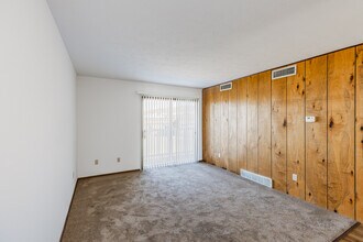 Morgantown Properties in Morgantown, WV - Building Photo - Interior Photo