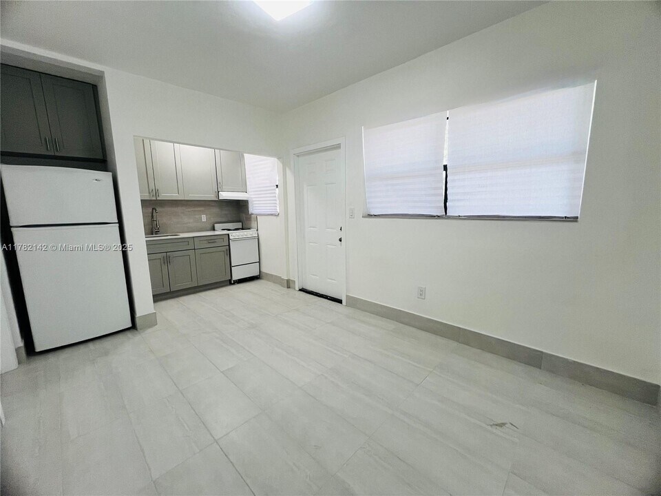 13390 NE 6th Ave in North Miami, FL - Building Photo