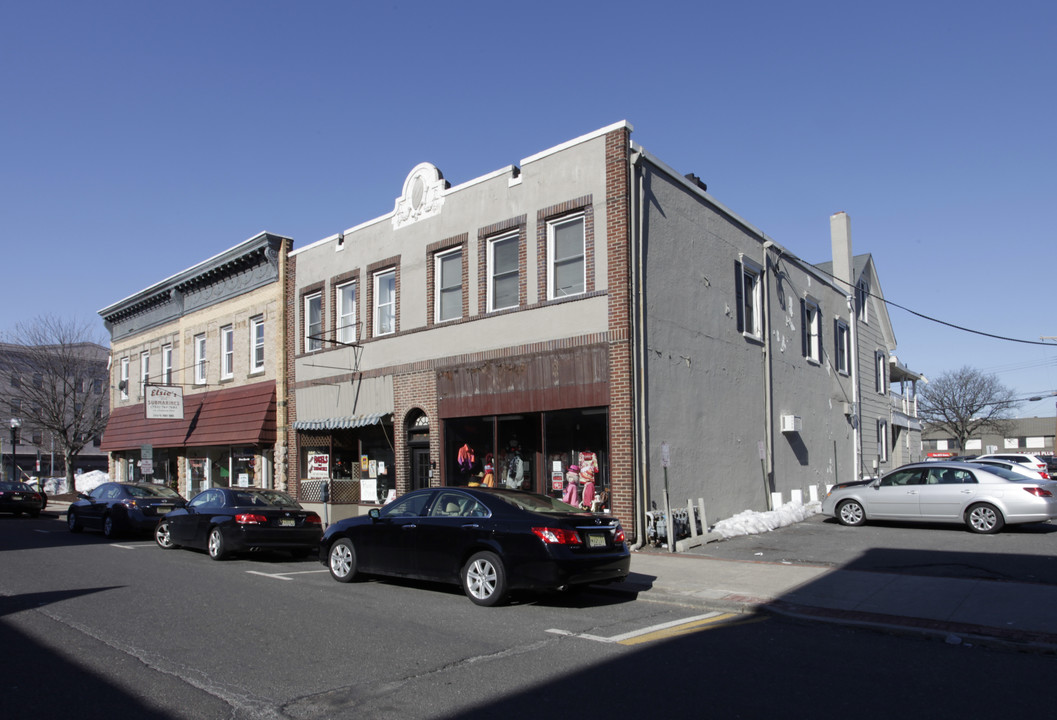 70-72 Monmouth St in Red Bank, NJ - Foto de edificio