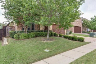 4008 E Hill Dr in Irving, TX - Building Photo