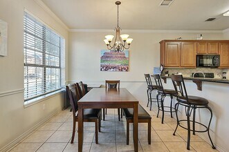 208 Forest Dr Loop in College Station, TX - Foto de edificio - Building Photo