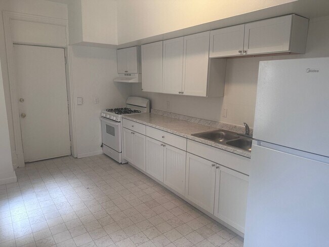 653 W Locust St in York, PA - Building Photo - Building Photo